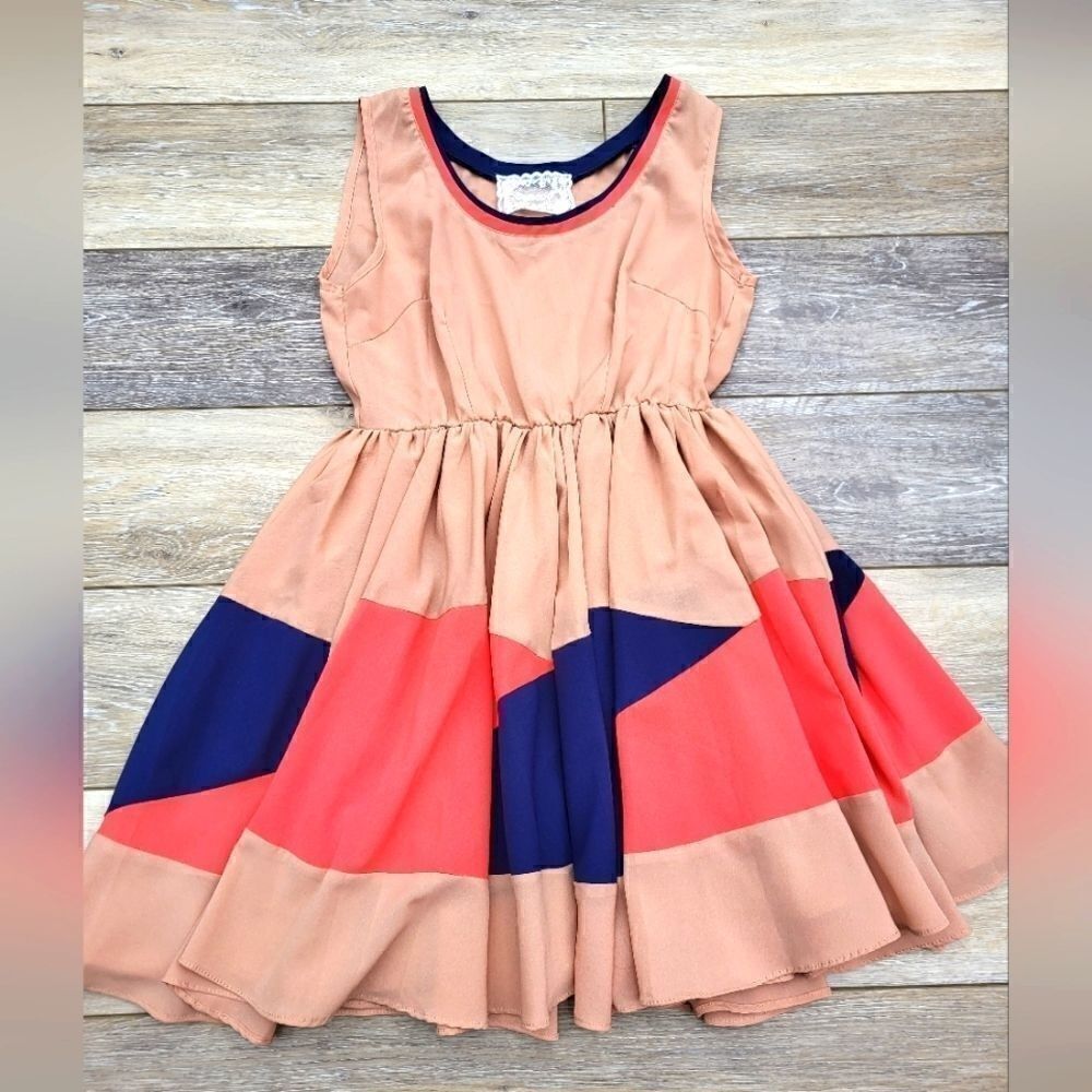 Suncoo dress size small beige, coral and navy. Fit and flare, layered skirt xs-s